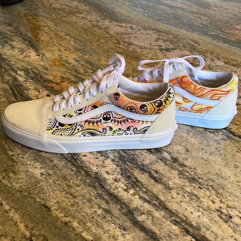 Vans ( Bandana Flame ) Tidy/Orange Sneakers Off the Wall NWB - Picture 5 of 8